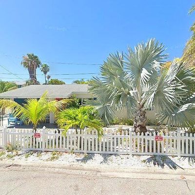 135 Bay Plz, Treasure Island, FL 33706