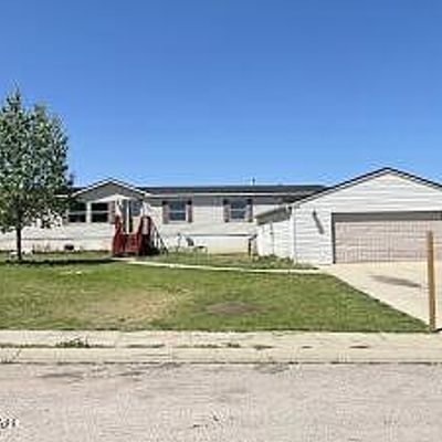 1305 Plumcreek Ave, Gillette, WY 82716