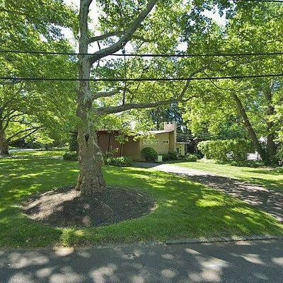 17 Edgebrook Rd, New Brunswick, NJ 08901