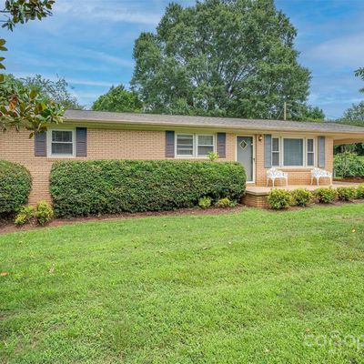 160 Lakeside Dr, Forest City, NC 28043