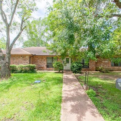 213 Gupton Ln, West Columbia, TX 77486