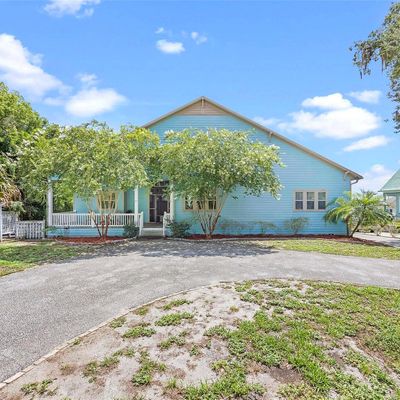 22 N Lake St, Crescent City, FL 32112