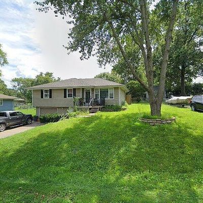 223 Kennedy Dr, Gower, MO 64454