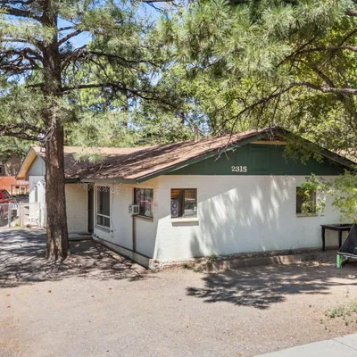 2315 N Center St, Flagstaff, AZ 86004