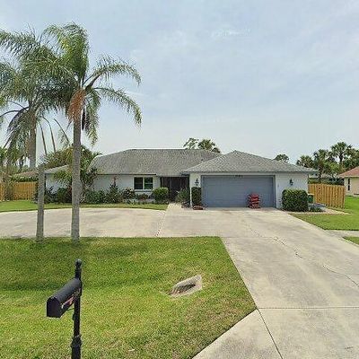 2360 Outrigger Ln, Naples, FL 34104