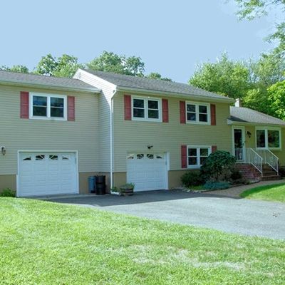 20 Reid Ct, Mahwah, NJ 07430