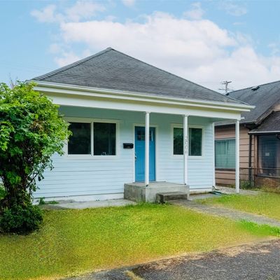 2006 Sumner Ave, Hoquiam, WA 98550