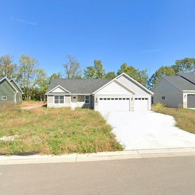 2016 Louie Ln, Neenah, WI 54956