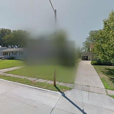 2820 N Pine St, Davenport, IA 52804