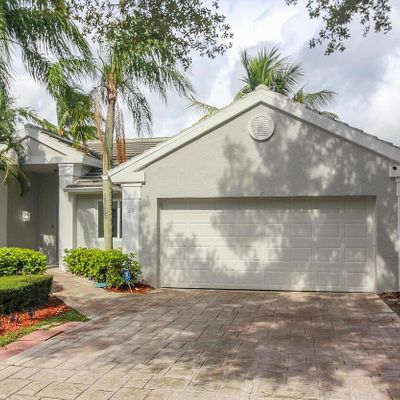 30 Governors Ct, Palm Beach Gardens, FL 33418