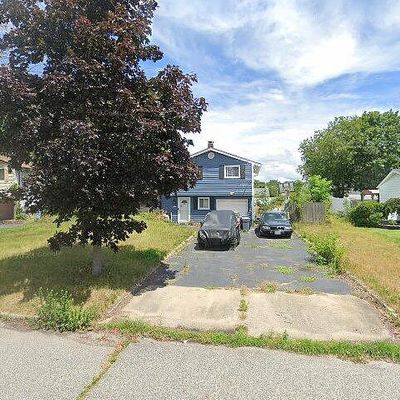 3015 Newport Ave, Medford, NY 11763