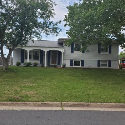 302 W Juniper Ave, Sterling, VA 20164