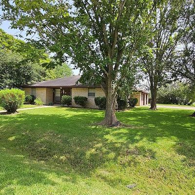 2402 Heather St, Highlands, TX 77562