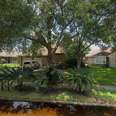 343 Richvale Ln, Webster, TX 77598