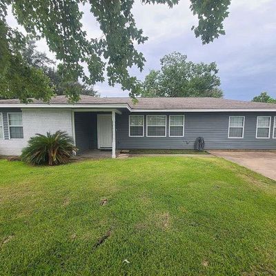 307 Paula Ave, Bridge City, TX 77611