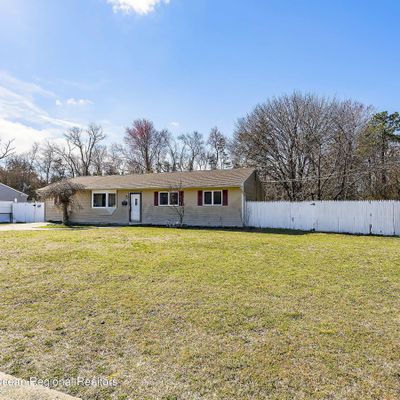 428 Brook Forest Dr, Toms River, NJ 08757