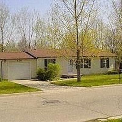 429 Hastings St, Holly, MI 48442