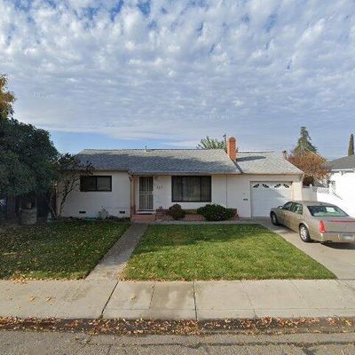 437 California Ave, Manteca, CA 95336