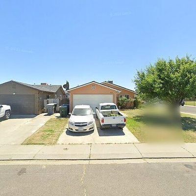 3906 Sweepstakes Dr, Riverbank, CA 95367