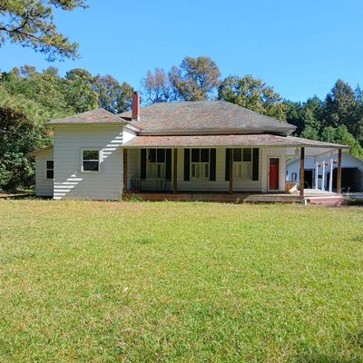 401 Pecan Ln, Lake Waccamaw, NC 28450