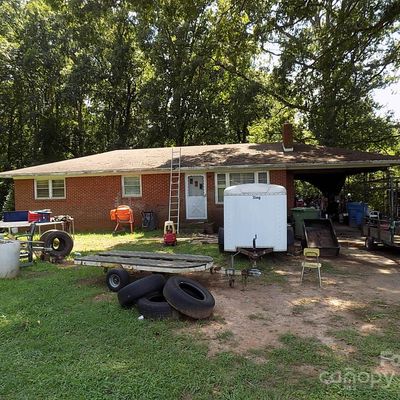 405 Sherwood Dr, Bessemer City, NC 28016