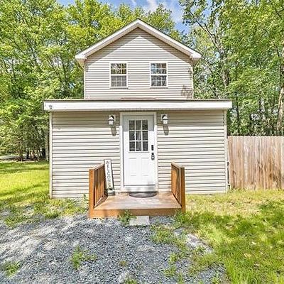 4124 Low Ridge Rd, Pocono Summit, PA 18346