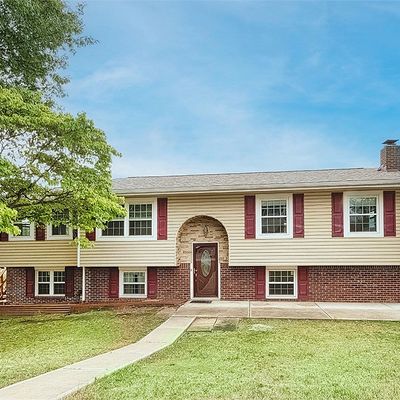 5725 Broad St, South Park, PA 15129