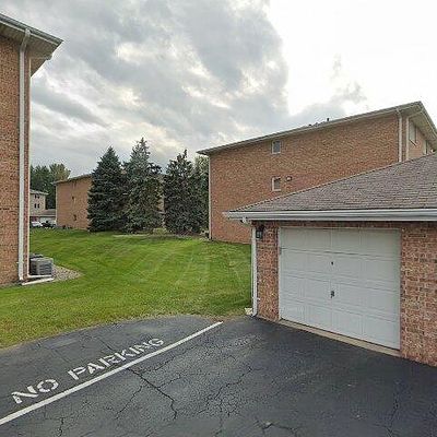 4943 E Circle Dr #302, Crestwood, IL 60418