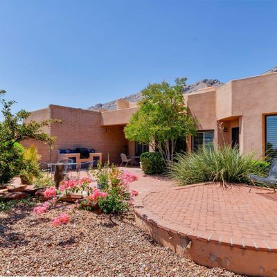 6736 N Chapultapec Cir, Tucson, AZ 85750