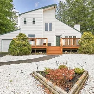 6112 Boardwalk Dr, Tobyhanna, PA 18466