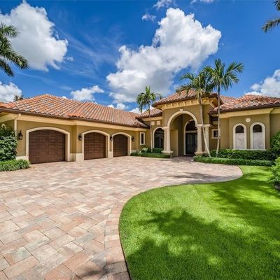 6113 Sunnyslope Dr, Naples, FL 34119