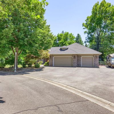 621 River Cir, Grants Pass, OR 97527