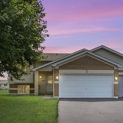 660 Marigold Dr, Cambridge, MN 55008