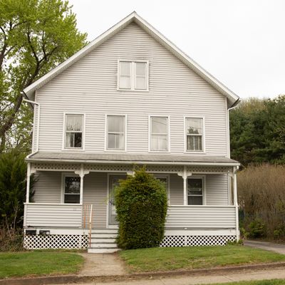 84 Oak Ave, Shelton, CT 06484