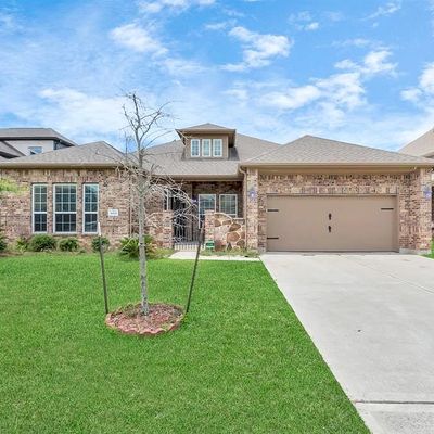 8615 E Crescent Lake Cir, Baytown, TX 77521