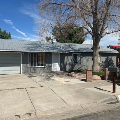 904 Sunridge Rd Sw, Albuquerque, NM 87121