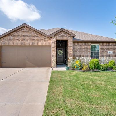 908 English Dr, Aubrey, TX 76227