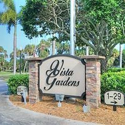 8 Vista Gardens Trl #201, Vero Beach, FL 32962