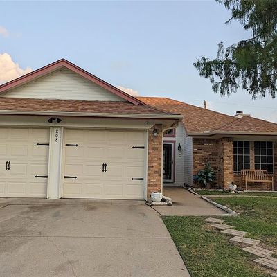 808 Cornfield Dr, Arlington, TX 76017