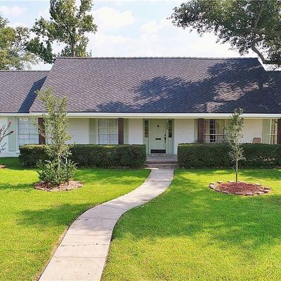 809 Henrietta Ln, Lake Charles, LA 70605