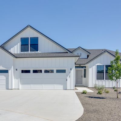 8128 E Sunray Dr, Nampa, ID 83687