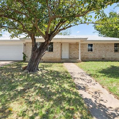 1085 N Lillian St, Stephenville, TX 76401