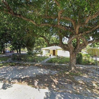 1095 Nw 123 Rd St, North Miami, FL 33168