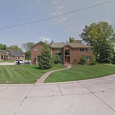 1 Crescent Ct, Dearborn, MI 48124