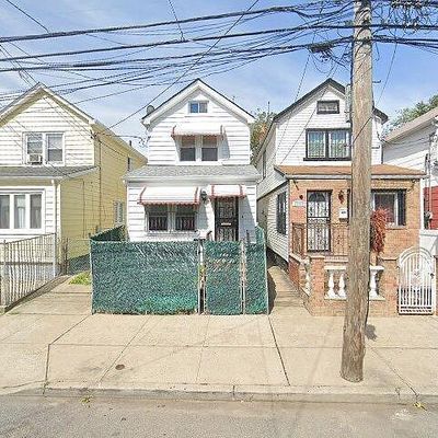 13014 135 Th Pl, South Ozone Park, NY 11420