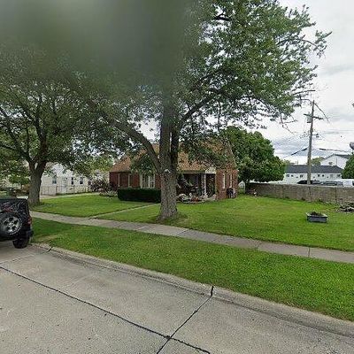 13161 Pearl St, Southgate, MI 48195