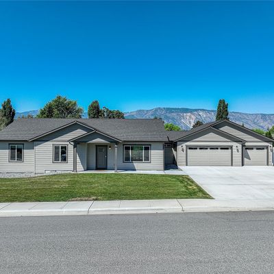 111 Manzanita Dr, Manson, WA 98831