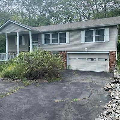 118 Vandermark Dr, Milford, PA 18337