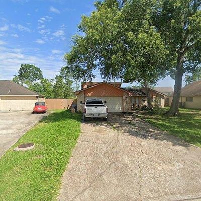 16023 Spinnaker Dr, Crosby, TX 77532