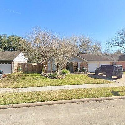 1605 Pecan Hollow St, Pearland, TX 77581